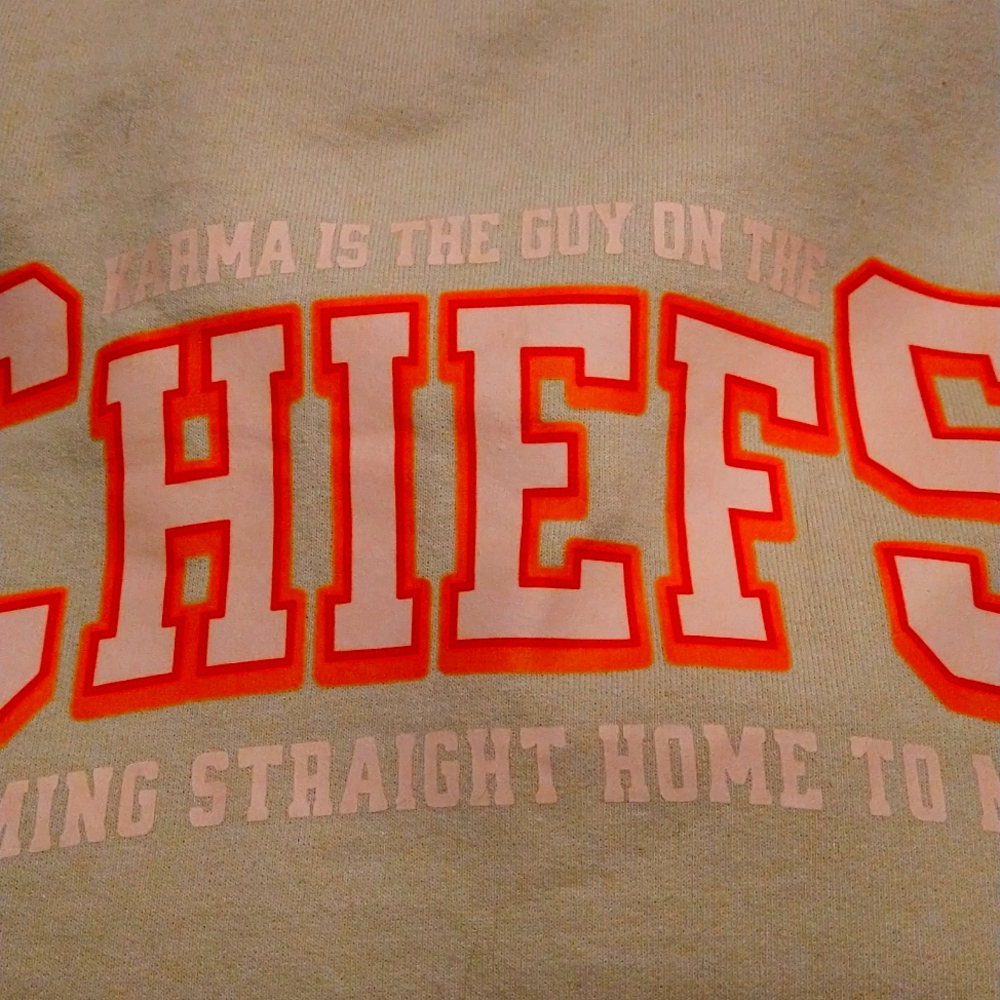 Chiefs Travis Kelce 87 Sweatshirt I'm Engaged To Taylor S.Sz L 🏈❤️😘
